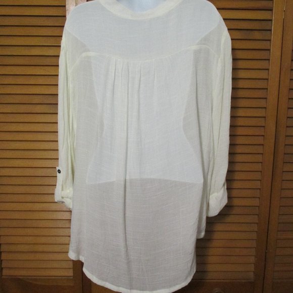 Ava & Grace top cream color lightweight feminine V neck prairie look size 1x - Picture 7 of 7